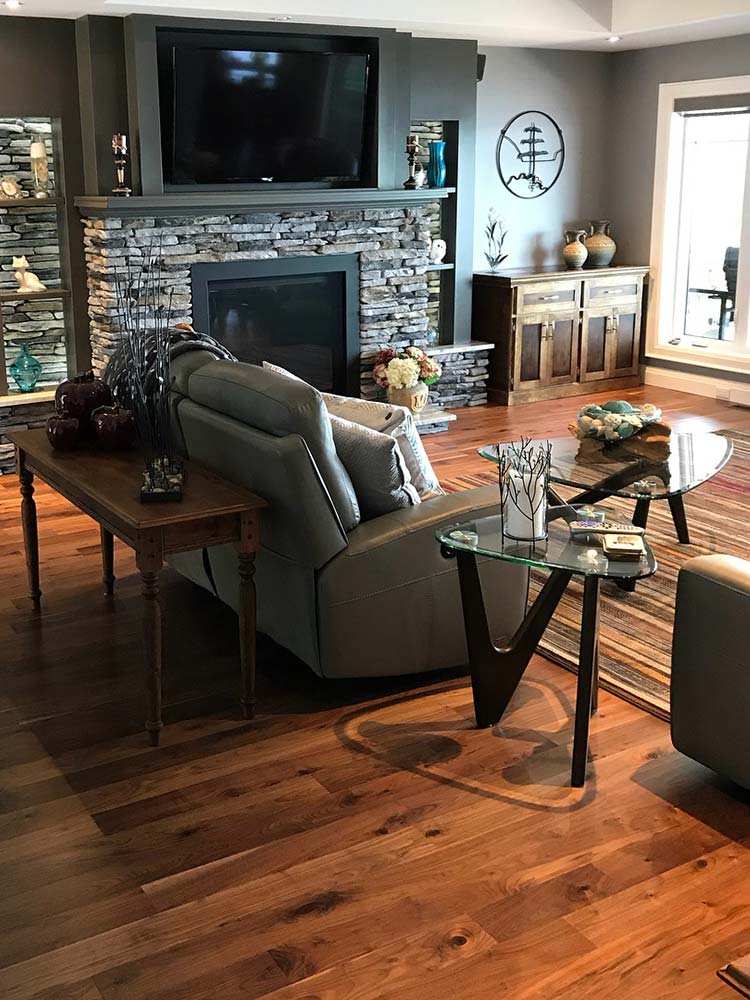 Meistercraft hardwood flooring in classic livingroom